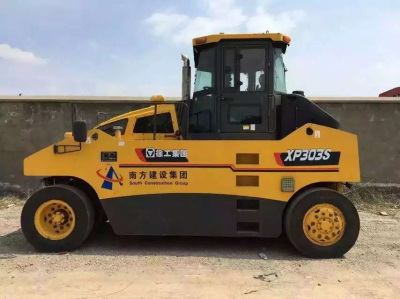 二手30吨徐工脚轮压路机